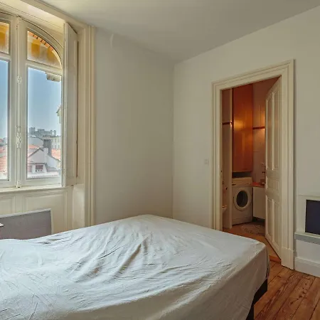 Biarritz, 2 Pieces, 4 Personnes - Fr-1-3-570 比亚里茨